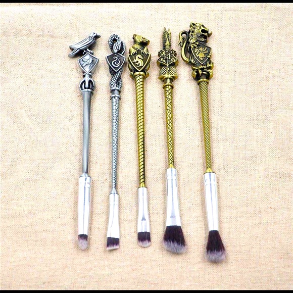 Harry Potter Hogwarts House Makeup Brush Set - Picture 1 of 5
